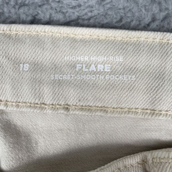 Old Navy Higher High-Rise Flare Secret Smooth Pockets Jeans Size 18 Ecru Slit - Picture 4 of 10